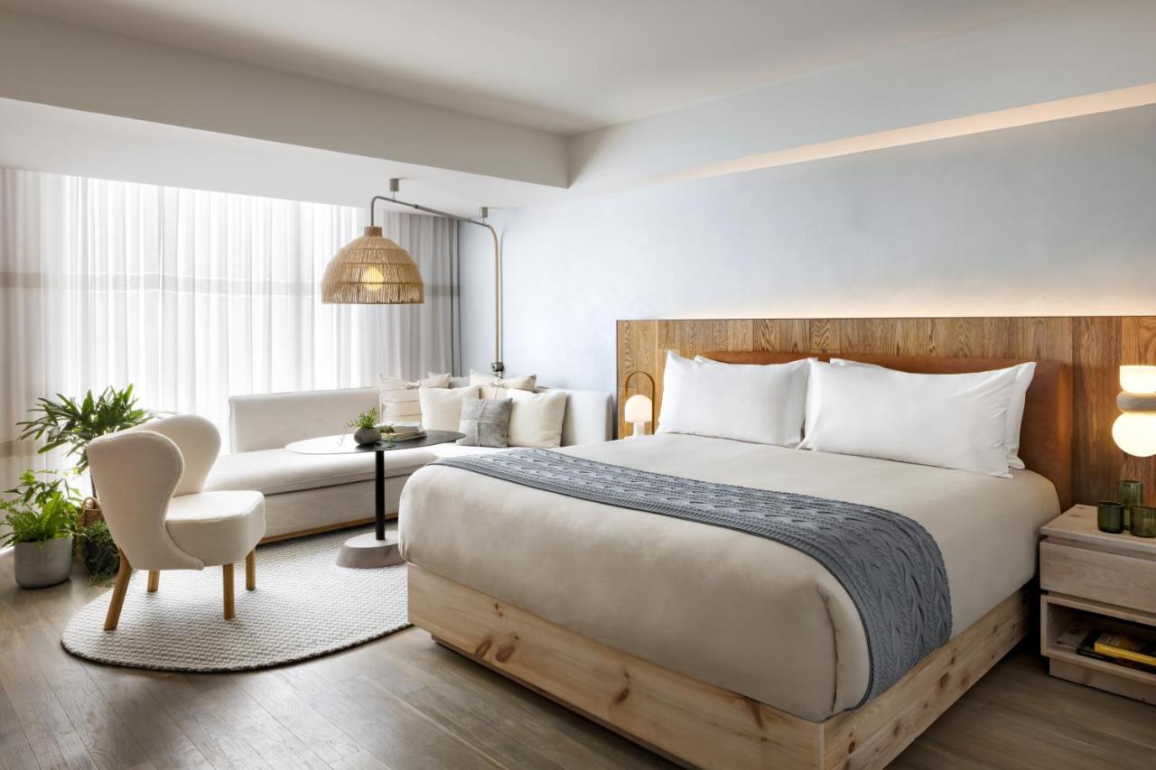 Zimmer City Lounge mit Kingsize-Bett