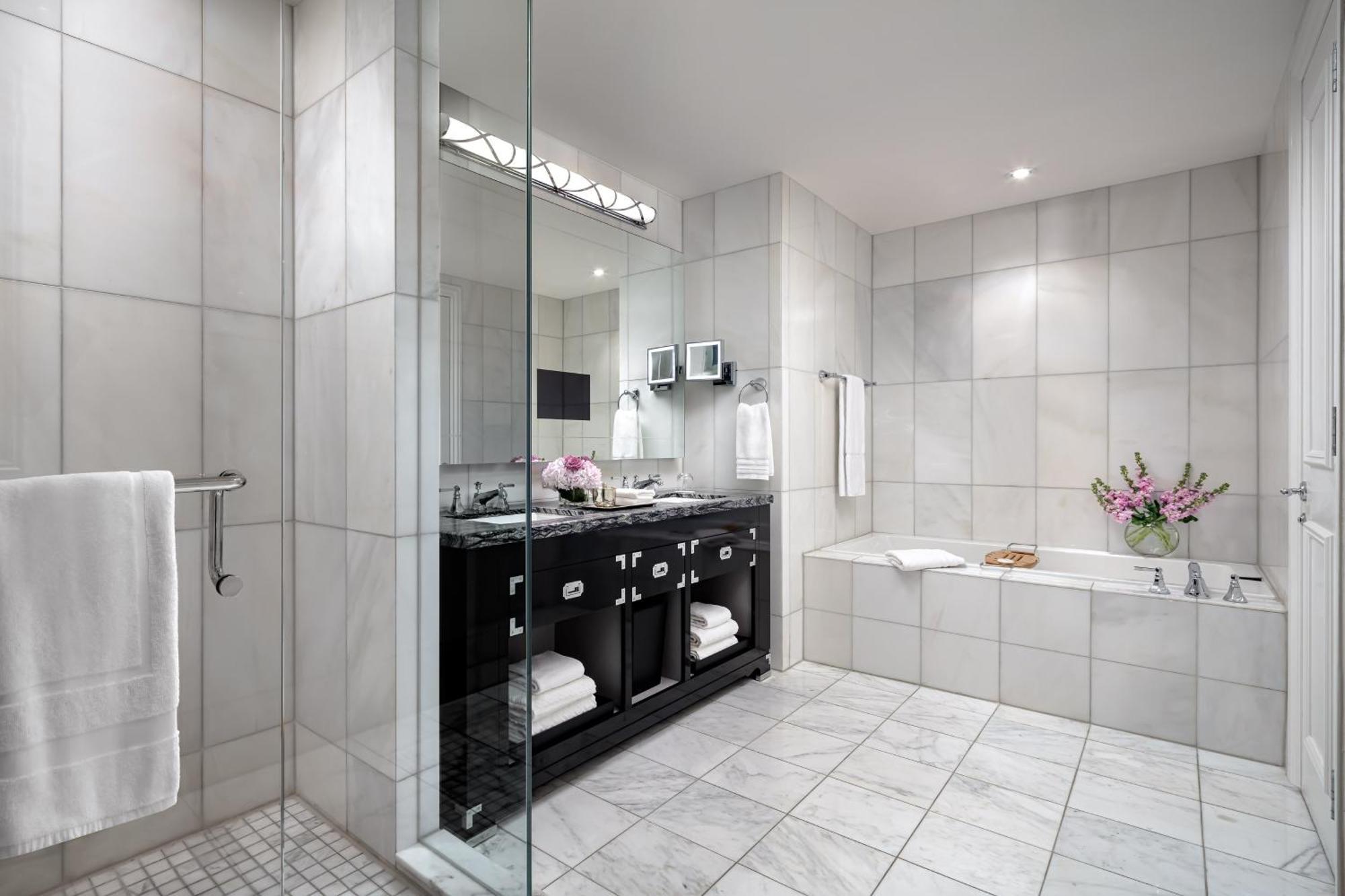 Deluxe Suite mit 2 Schlafzimmern und Stadtblick
